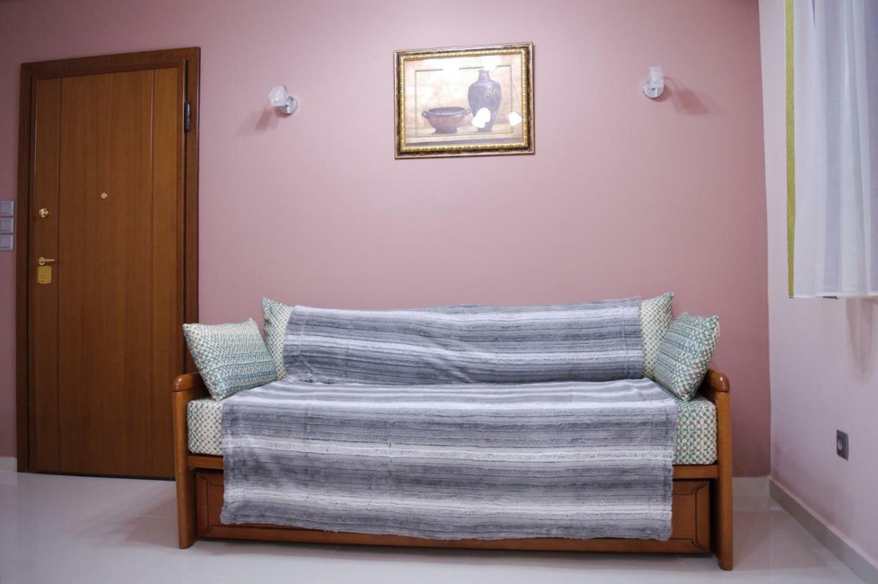 George'S Cozy Apartment In Plaka Atenas Exterior foto