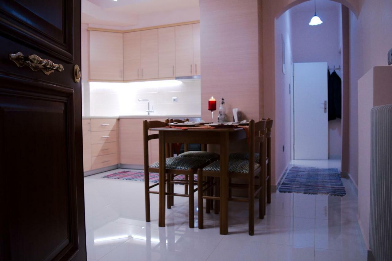 George'S Cozy Apartment In Plaka Atenas Exterior foto